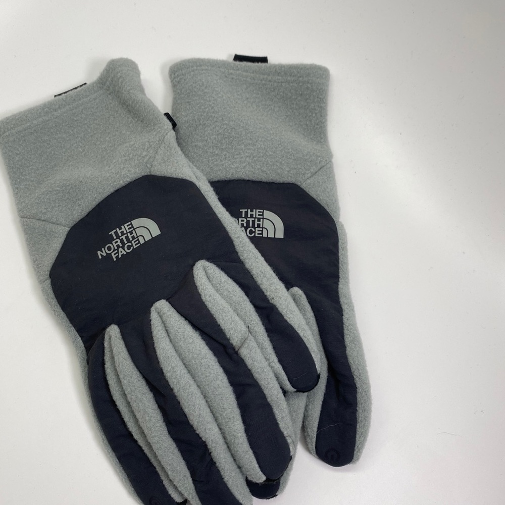 The North Face Gray Gloves Med NWOT - Picture 6 of 6